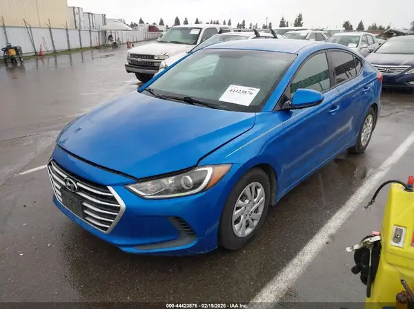 5NPD74LF6HH095876 2017 HYUNDAI ELANTRA - Image 2