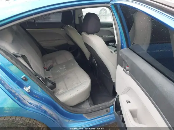 5NPD74LF6HH095876 2017 HYUNDAI ELANTRA - Image 8
