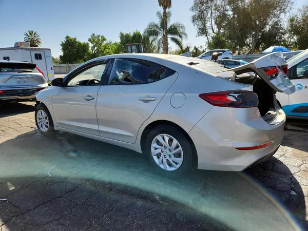 5NPD74LF6HH101658 2017 HYUNDAI ELANTRA - Image 2