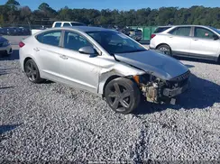 5NPD74LF6HH102261 2017 HYUNDAI ELANTRA
