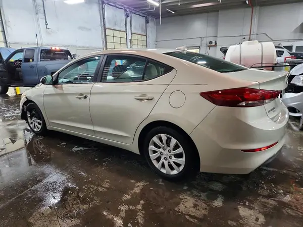5NPD74LF6HH103331 2017 HYUNDAI ELANTRA - Image 2