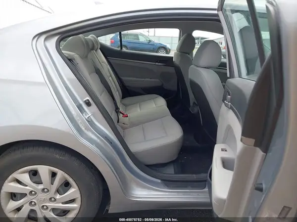 5NPD74LF6HH104074 2017 HYUNDAI ELANTRA - Image 8