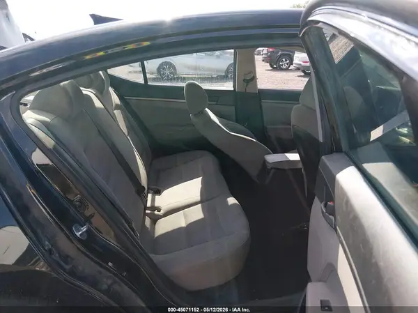 5NPD74LF6HH105144 2017 HYUNDAI ELANTRA - Image 8