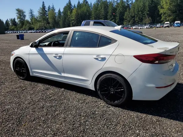 5NPD74LF6HH130528 2017 HYUNDAI ELANTRA - Image 2