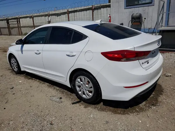 5NPD74LF6HH131369 2017 HYUNDAI ELANTRA - Image 2
