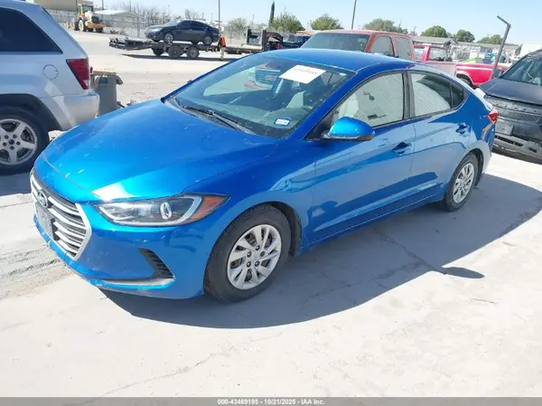 5NPD74LF6HH139875 2017 HYUNDAI ELANTRA - Image 2