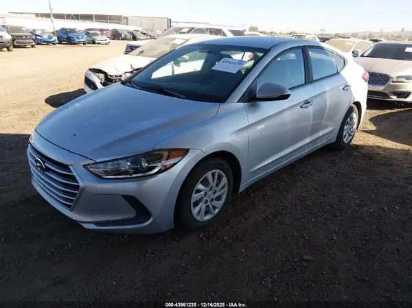 5NPD74LF6HH141612 2017 HYUNDAI ELANTRA - Image 2