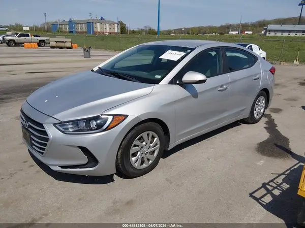 5NPD74LF6HH145725 2017 HYUNDAI ELANTRA - Image 2