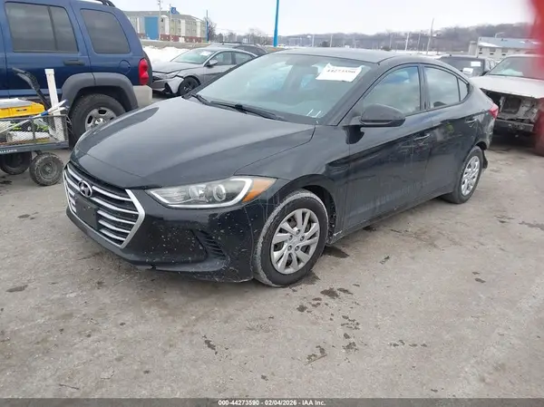 5NPD74LF6HH148303 2017 HYUNDAI ELANTRA - Image 2