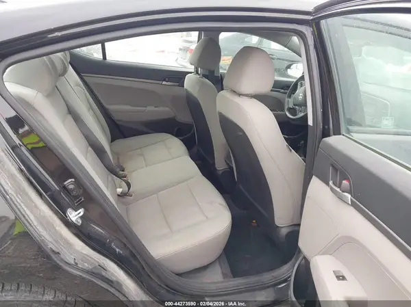 5NPD74LF6HH148303 2017 HYUNDAI ELANTRA - Image 8