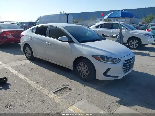 5NPD74LF6HH152951 2017 HYUNDAI ELANTRA - Image 1