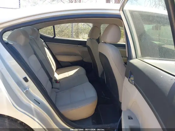 5NPD74LF6HH163772 2017 HYUNDAI ELANTRA - Image 8