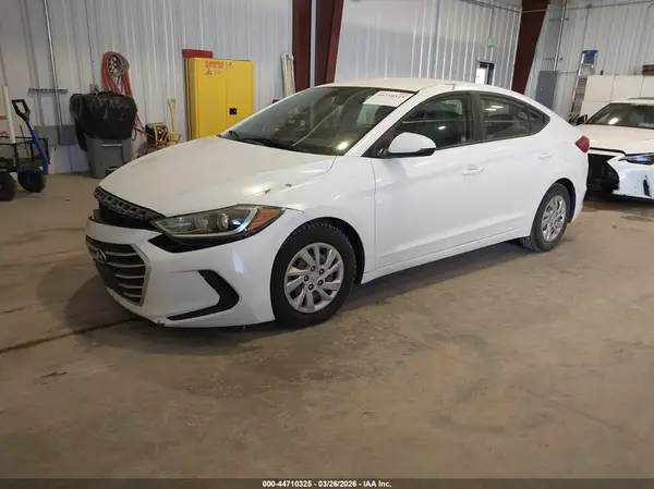 5NPD74LF6HH164498 2017 HYUNDAI ELANTRA - Image 2