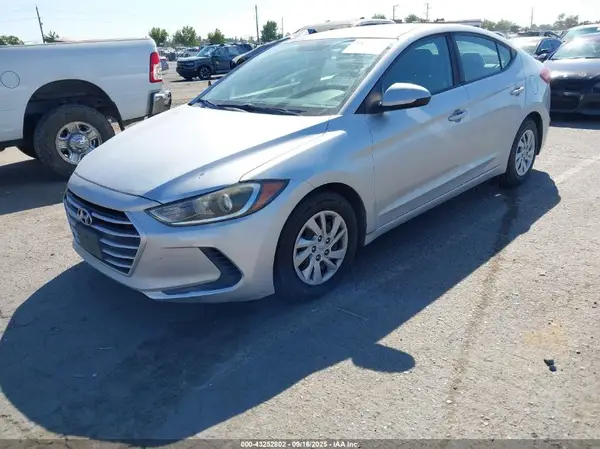 5NPD74LF6HH164632 2017 HYUNDAI ELANTRA - Image 2