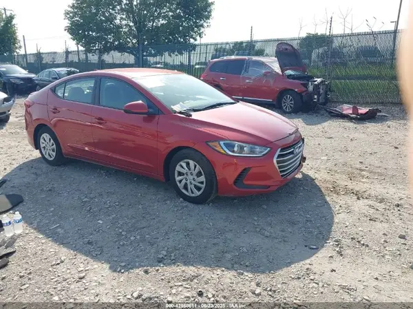 5NPD74LF6HH164792 2017 HYUNDAI ELANTRA - Image 1