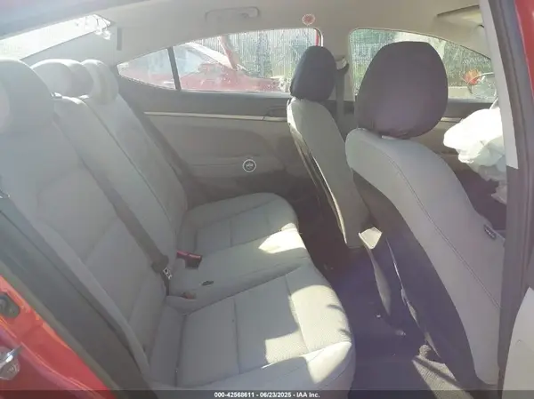 5NPD74LF6HH164792 2017 HYUNDAI ELANTRA - Image 8