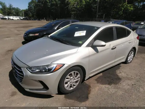 5NPD74LF6HH166090 2017 HYUNDAI ELANTRA - Image 2