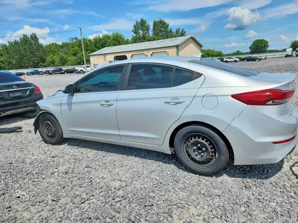5NPD74LF6HH172794 2017 HYUNDAI ELANTRA - Image 2