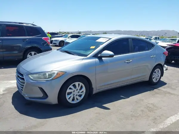 5NPD74LF6HH172813 2017 HYUNDAI ELANTRA - Image 2