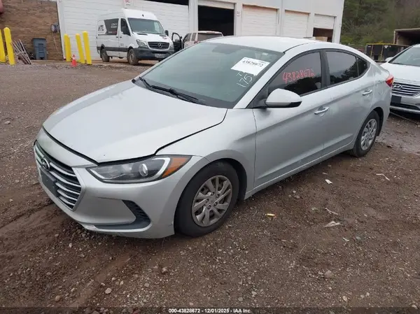 5NPD74LF6HH175257 2017 HYUNDAI ELANTRA - Image 2