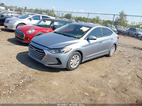 5NPD74LF6HH175520 2017 HYUNDAI ELANTRA - Image 2