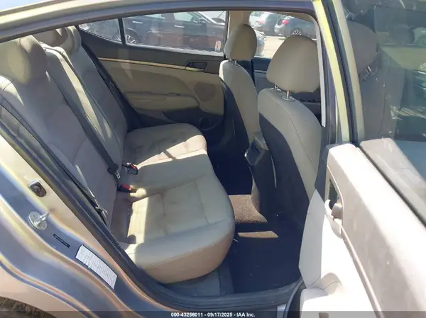 5NPD74LF6HH175520 2017 HYUNDAI ELANTRA - Image 8