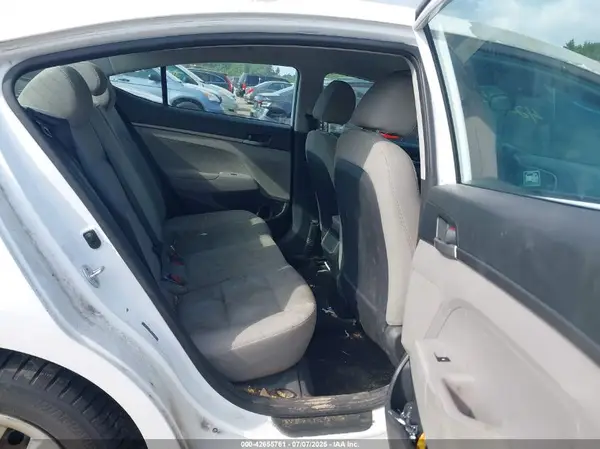 5NPD74LF6HH179549 2017 HYUNDAI ELANTRA - Image 8