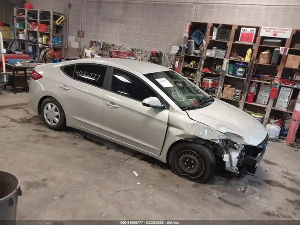 5NPD74LF6HH181110 2017 HYUNDAI ELANTRA - Image 1