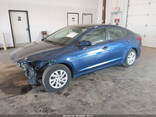 5NPD74LF6HH183424 2017 HYUNDAI ELANTRA - Image 2
