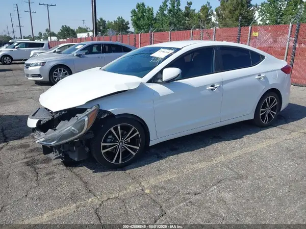 5NPD74LF6HH188316 2017 HYUNDAI ELANTRA - Image 2