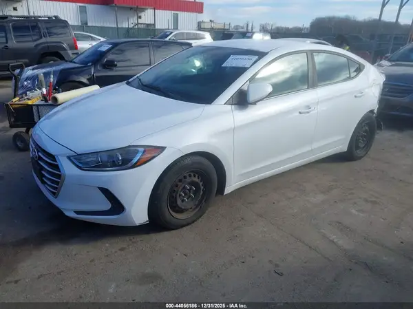 5NPD74LF6HH192480 2017 HYUNDAI ELANTRA - Image 2