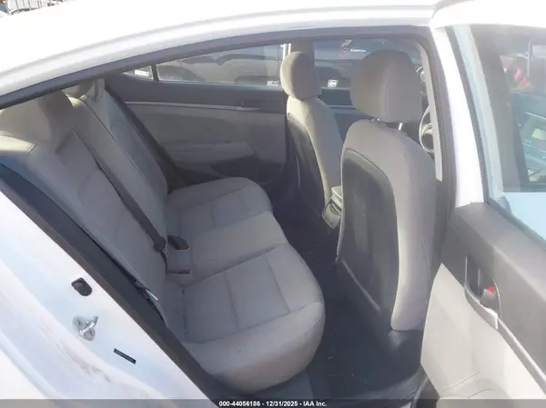 5NPD74LF6HH192480 2017 HYUNDAI ELANTRA - Image 8