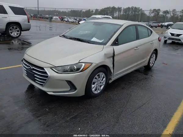 5NPD74LF6HH199638 2017 HYUNDAI ELANTRA - Image 2