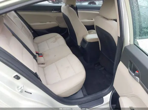 5NPD74LF6HH199638 2017 HYUNDAI ELANTRA - Image 8