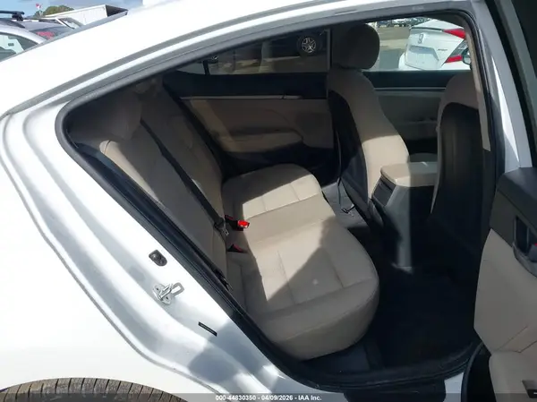 5NPD74LF6HH200321 2017 HYUNDAI ELANTRA - Image 8