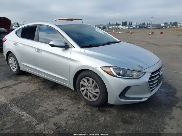 5NPD74LF6HH201260 2017 HYUNDAI ELANTRA - Image 1