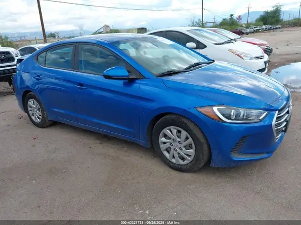 5NPD74LF6HH204370 2017 HYUNDAI ELANTRA - Image 1