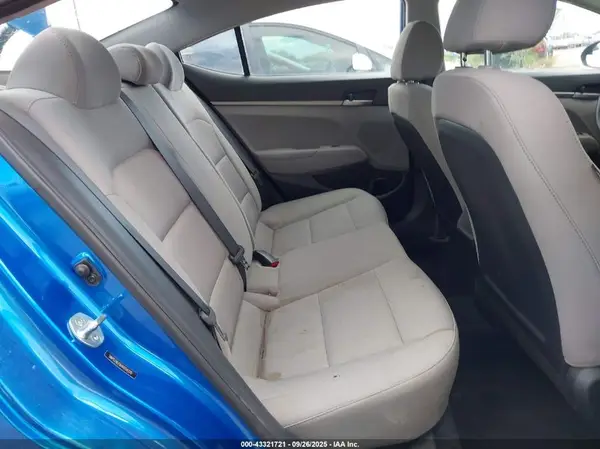 5NPD74LF6HH204370 2017 HYUNDAI ELANTRA - Image 8