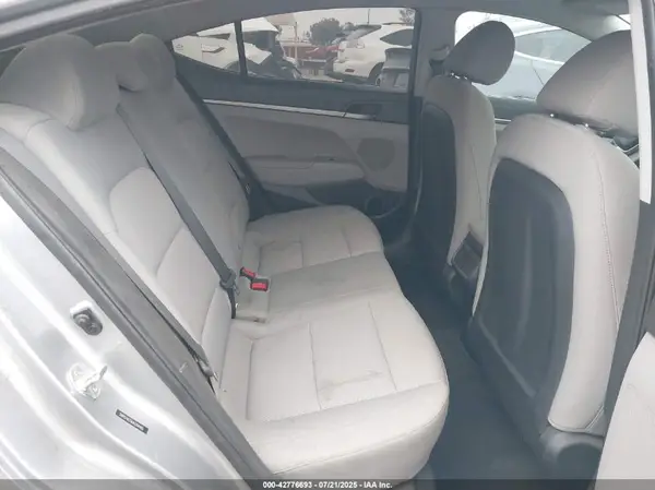 5NPD74LF6HH204465 2017 HYUNDAI ELANTRA - Image 8