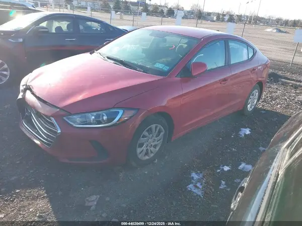 5NPD74LF6HH206085 2017 HYUNDAI ELANTRA - Image 2