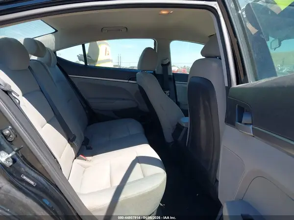 5NPD74LF6HH209665 2017 HYUNDAI ELANTRA - Image 8