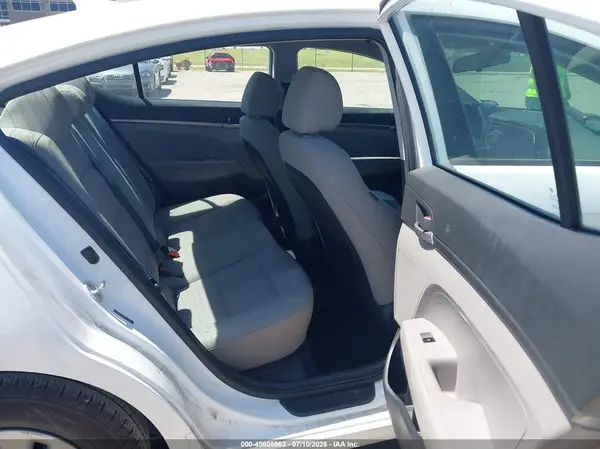5NPD74LF6HH212730 2017 HYUNDAI ELANTRA - Image 8