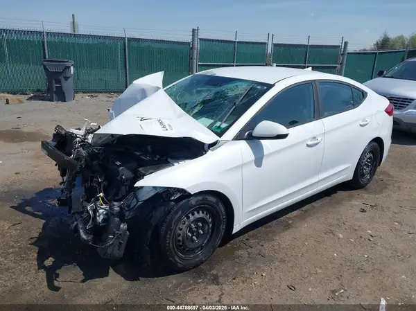 5NPD74LF6J8396489 2018 HYUNDAI ELANTRA - Image 2