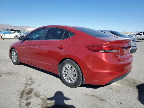 5NPD74LF6JH226052 2018 HYUNDAI ELANTRA - Image 2