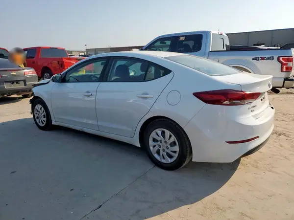 5NPD74LF6JH252960 2018 HYUNDAI ELANTRA - Image 2