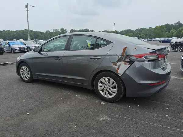 5NPD74LF6JH256099 2018 HYUNDAI ELANTRA - Image 2