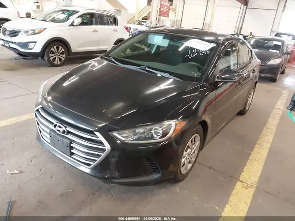 5NPD74LF6JH264235 2018 HYUNDAI ELANTRA - Image 2