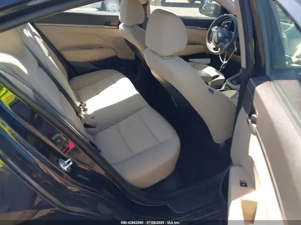 5NPD74LF6JH271962 2018 HYUNDAI ELANTRA - Image 8