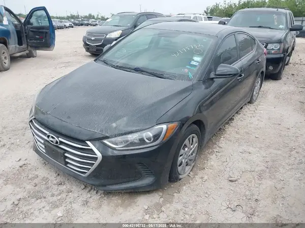 5NPD74LF6JH272528 2018 HYUNDAI ELANTRA - Image 2
