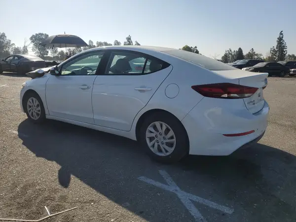 5NPD74LF6JH277745 2018 HYUNDAI ELANTRA - Image 2
